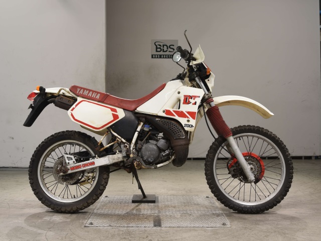 Yamaha DT200R
