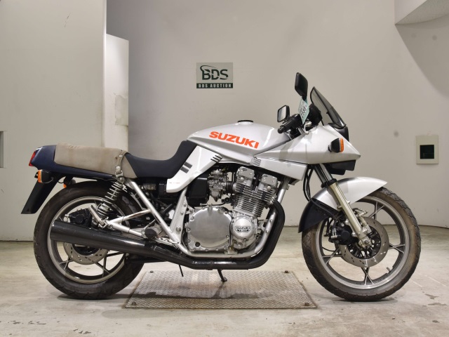 Suzuki GSX750S KATANA 1983