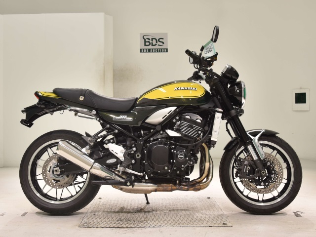 Kawasaki Z900RS 2024