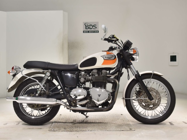 Triumph BONNEVILLE T100 2005