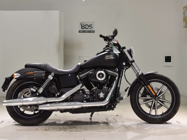 HD STREETBOB FXDB1580 2016