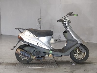 Suzuki ADDRESS V100