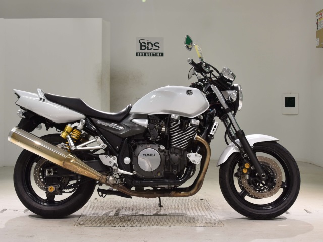 Yamaha XJR1300 2025