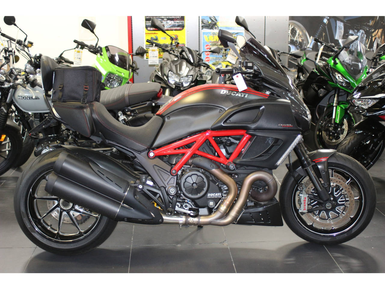 Ducati DIAVEL CARBON 2013