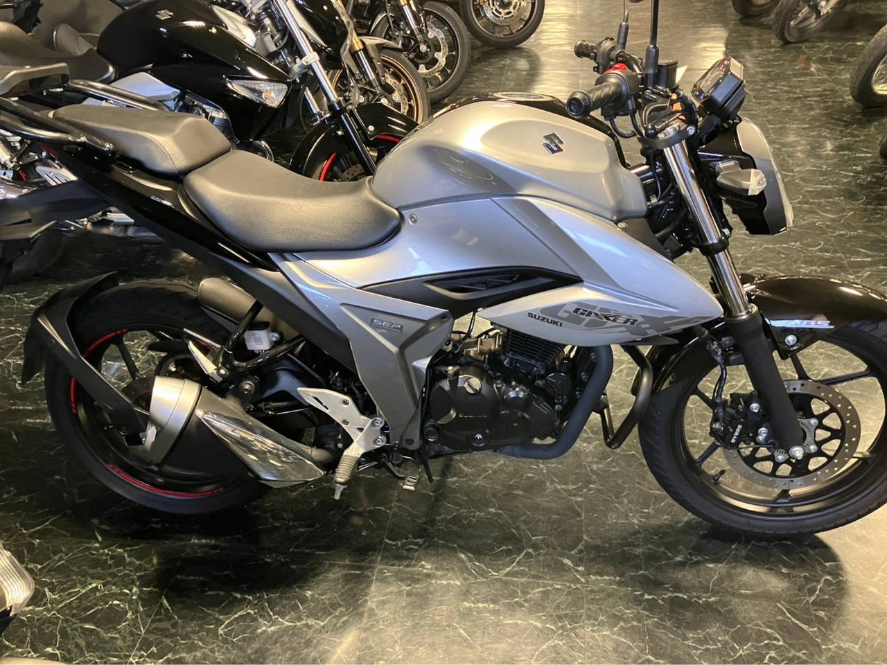 Suzuki GIXXER150