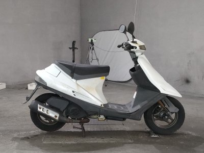 Suzuki ADDRESS V100