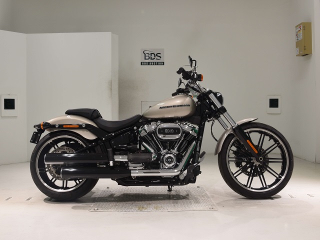 HD BREAKOUT FXBRS1870 2018