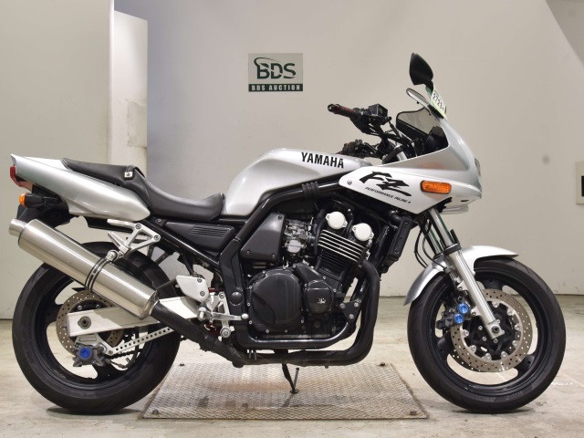 Yamaha FZ400 1997