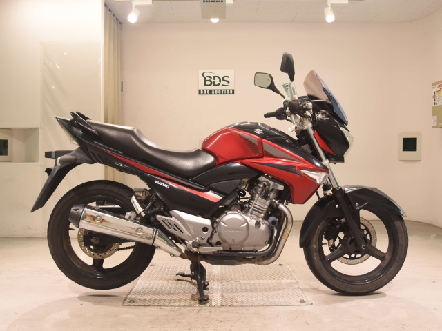 Suzuki GSR250