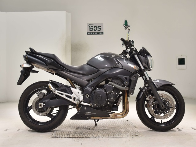 Suzuki GSR400A 2013