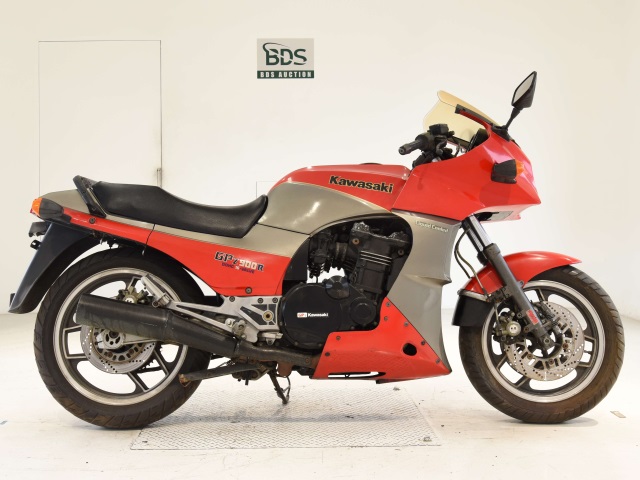 Kawasaki GPZ900R 1984