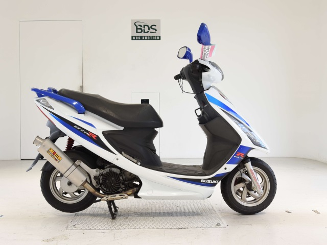 Suzuki GSR125 2008