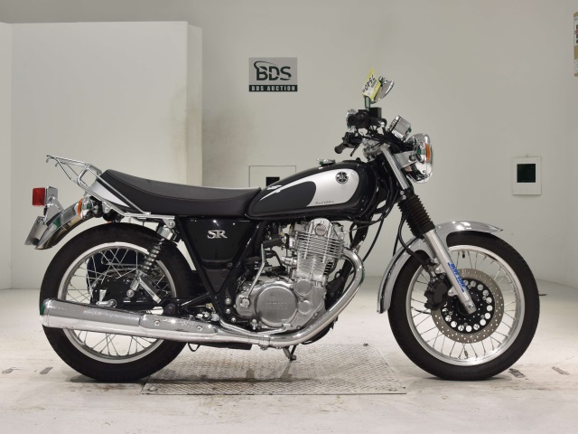 Yamaha SR400 2021