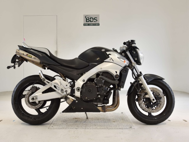 Suzuki GSR400 2008