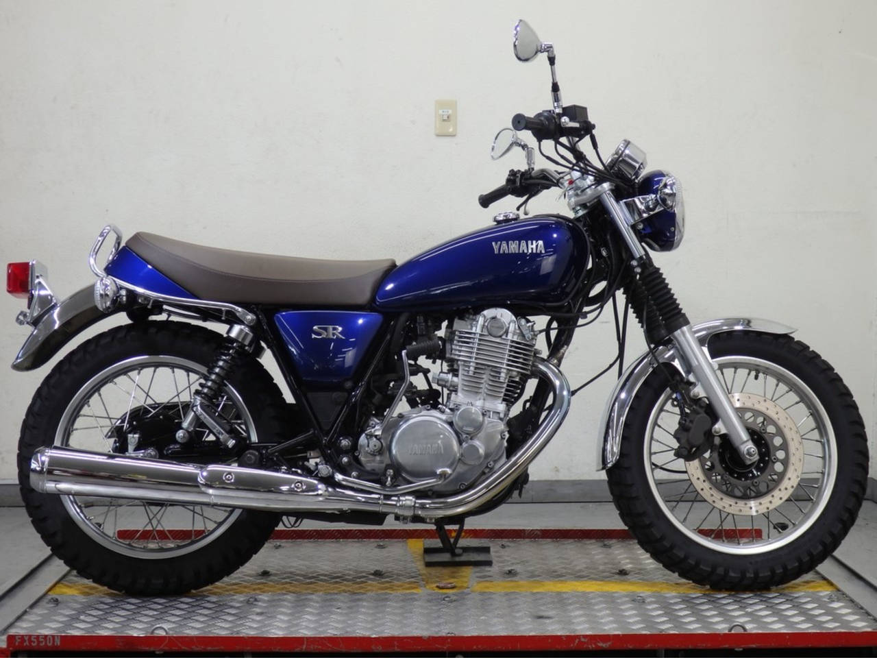 Yamaha SR400 2021