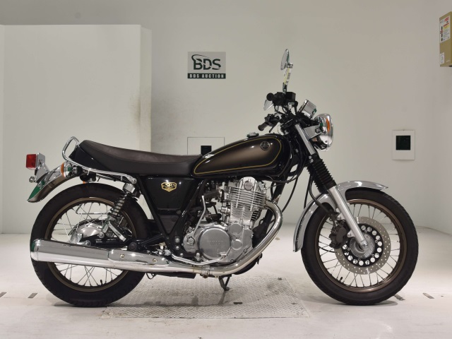Yamaha SR400 2021