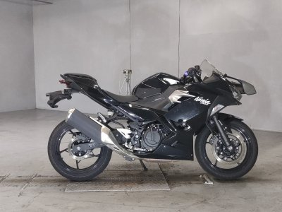 Kawasaki Z400 2021