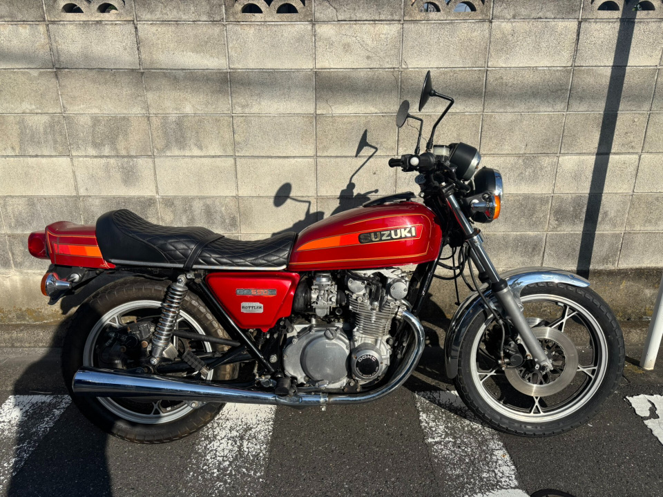 Suzuki GS550E
