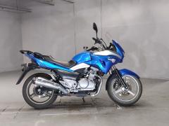 Suzuki GSR250S