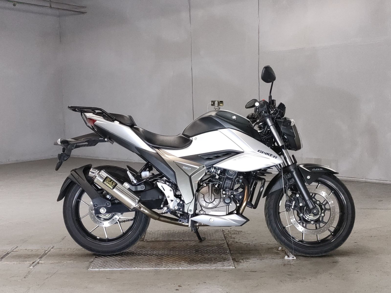 Suzuki GIXXER250