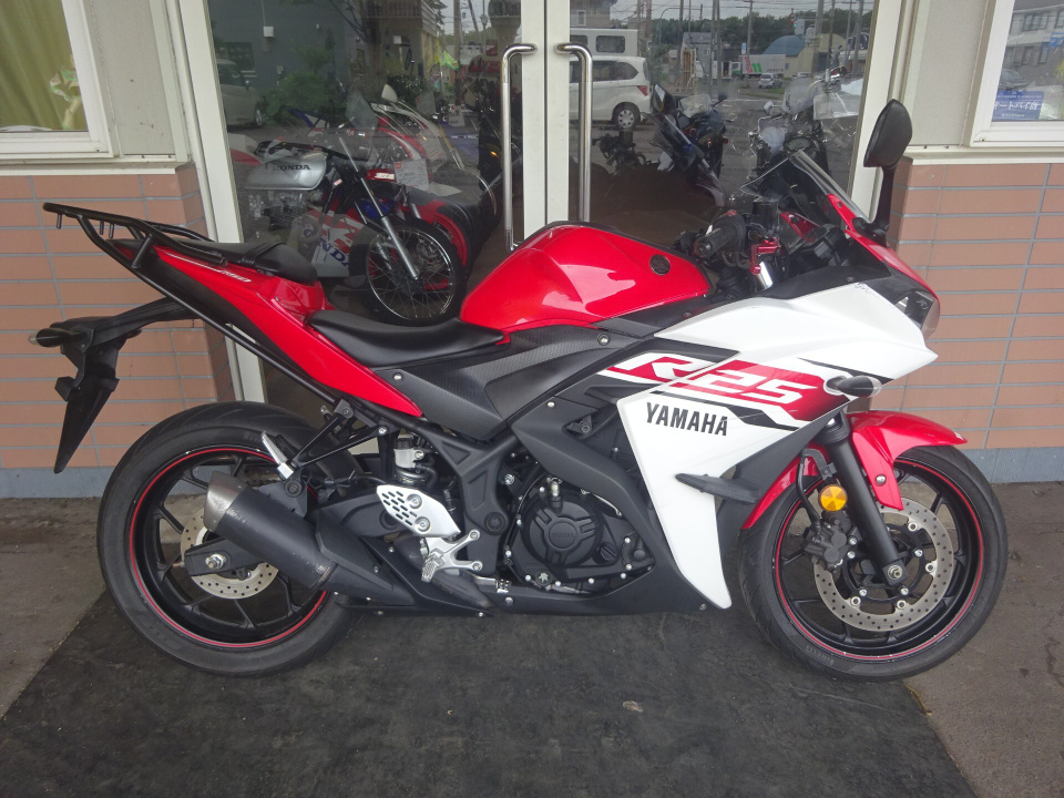 Yamaha YZF-R25 2015