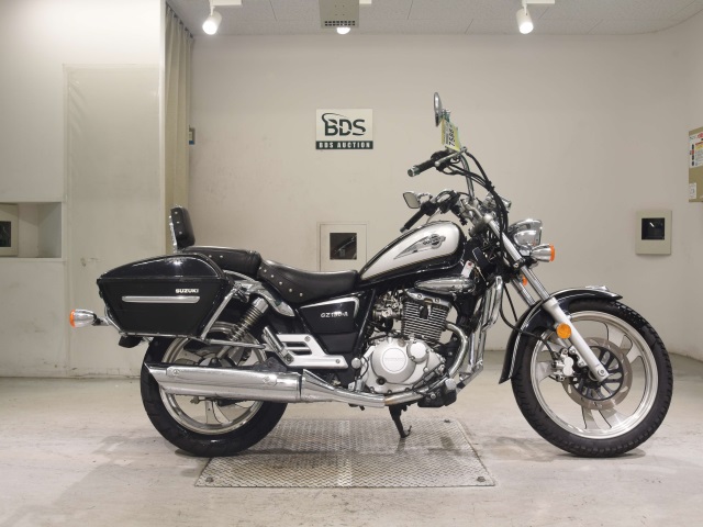 Suzuki GZ150 2011