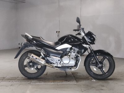 Suzuki GSR250