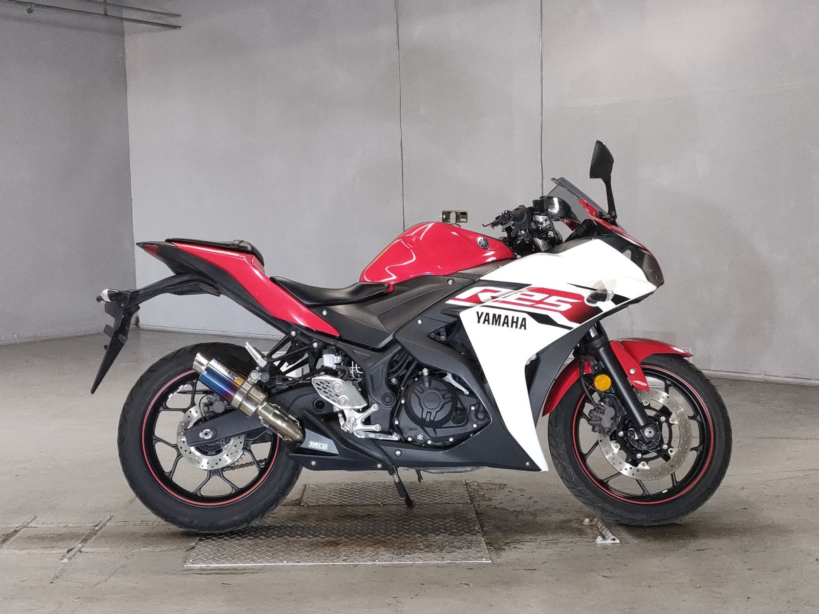 Yamaha YZF-R25 2015