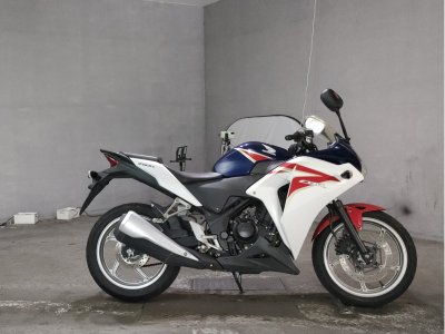 Honda CBR250R 2011