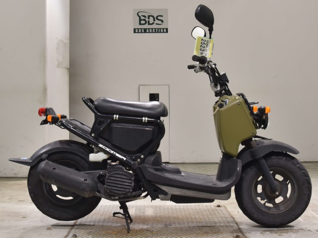 Honda ZOOMER 2011