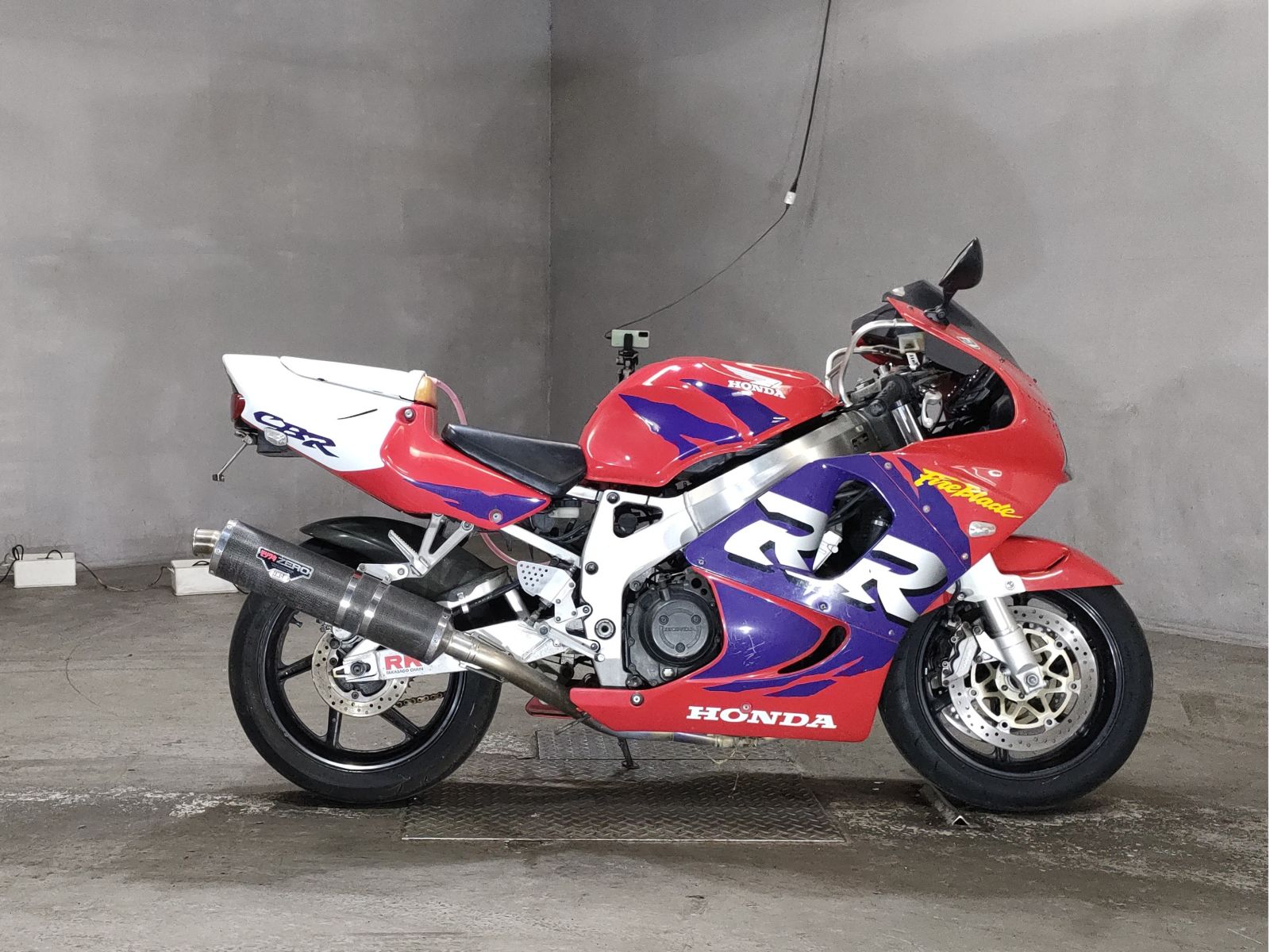 Honda CBR900RR 1998