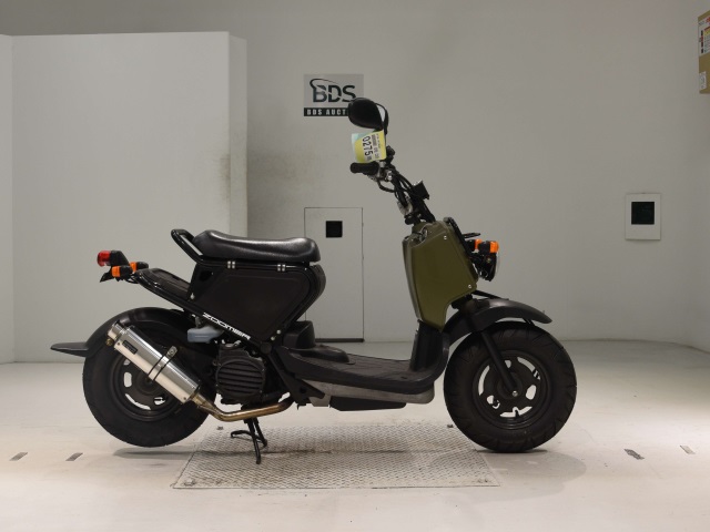 Honda ZOOMER 2011