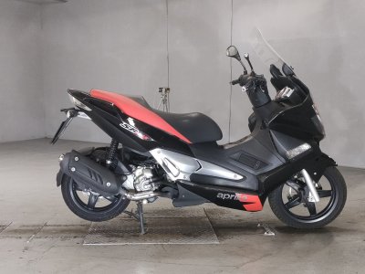 Aprilia SR MAX300 2015