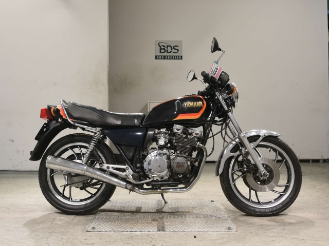 Yamaha XJ550