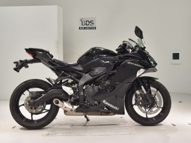 Kawasaki NINJA ZX-25R 2021