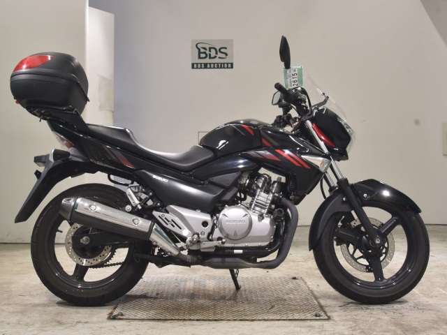 Suzuki GSR250