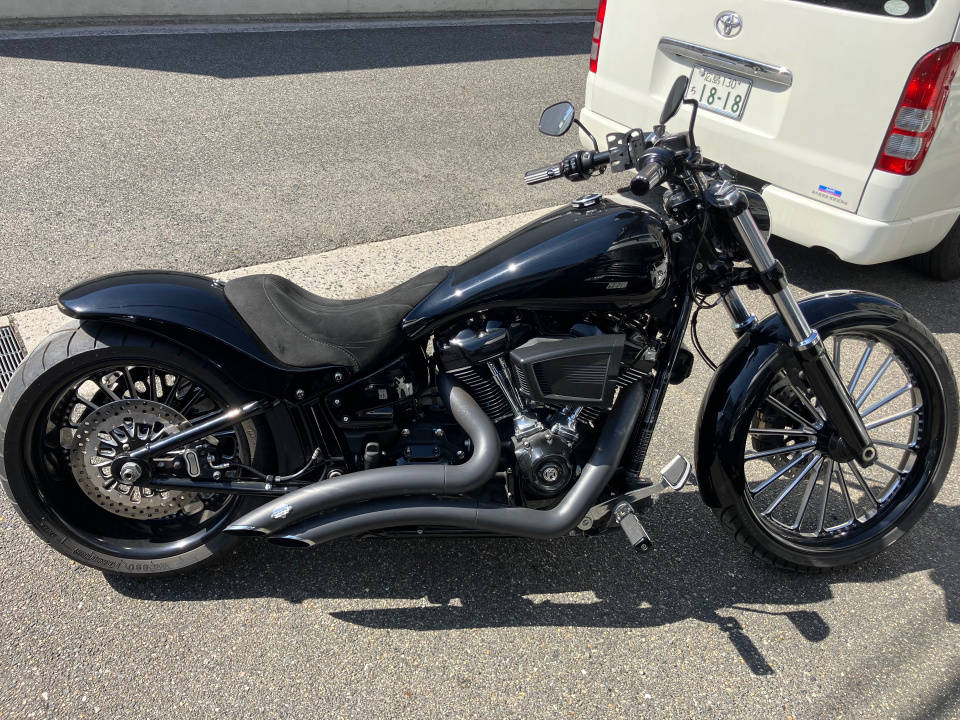HD BREAKOUT FXBR1750 2018
