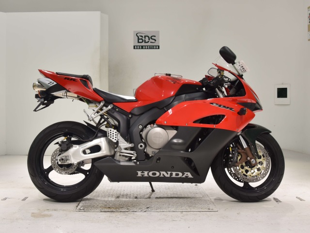 Honda CBR1000RR 2004