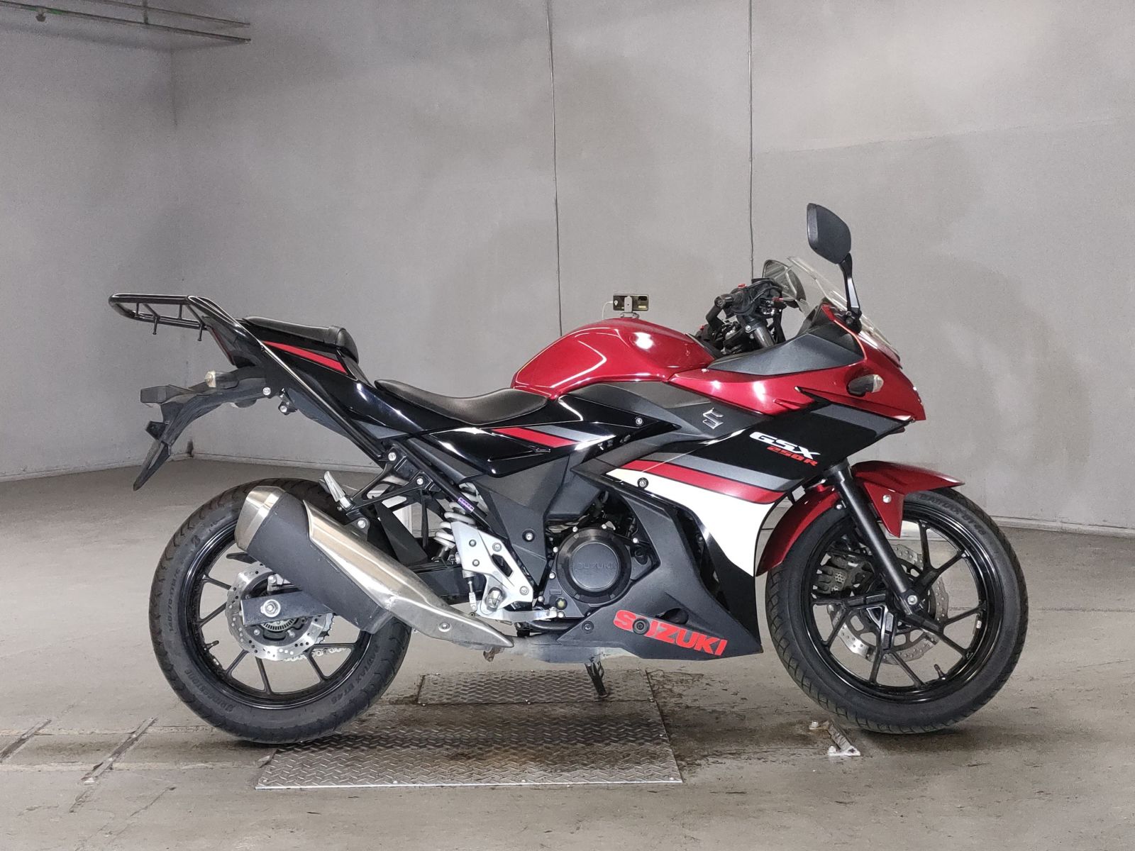 Suzuki GSX250R