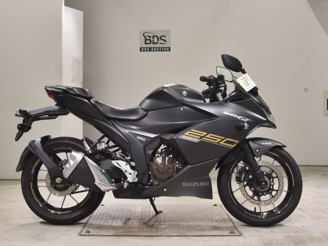 Suzuki GIXXER250SF