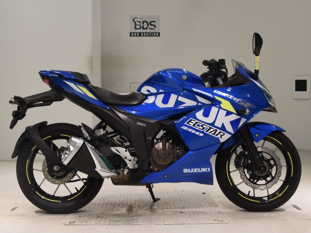 Suzuki GIXXER250SF