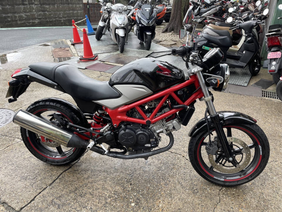 Honda VTR250 2011