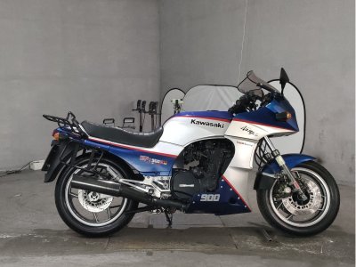 Kawasaki GPZ900R