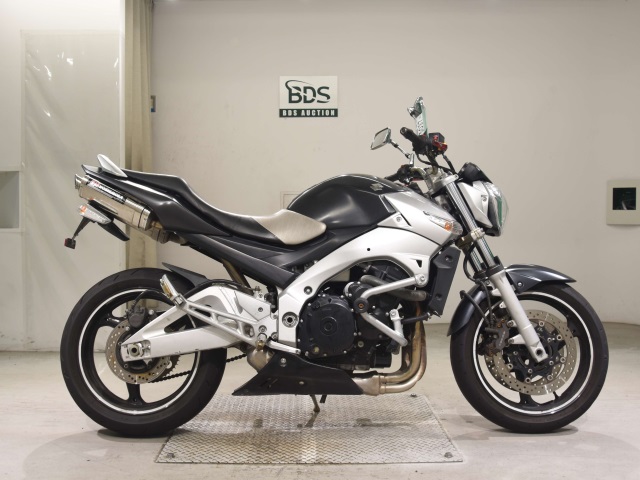 Suzuki GSR400 2007