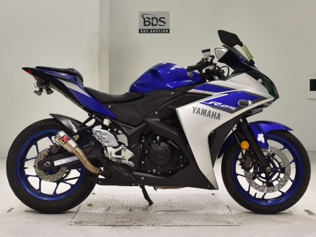 Yamaha YZF-R25 2015