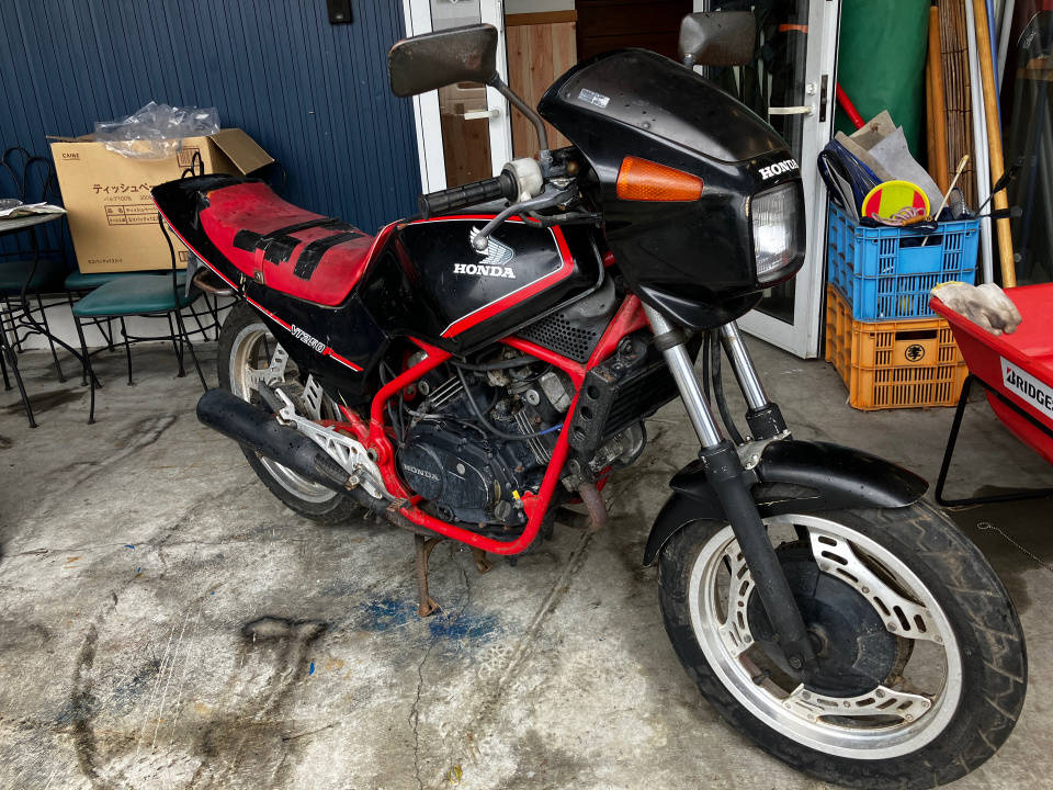 Honda VT250F XELVIS 1982