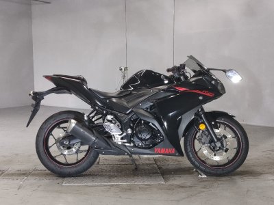 Yamaha YZF-R25 2015