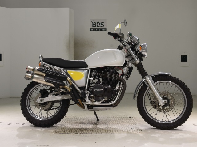 Suzuki WM SILVER BASE 400 2016