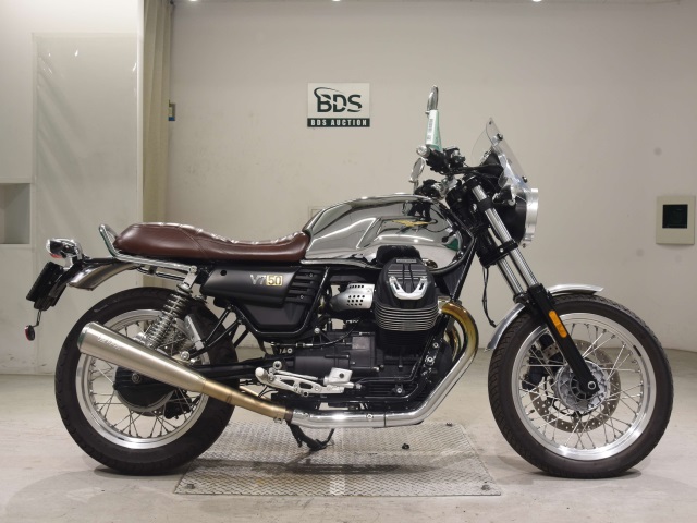 Moto Guzzi V7 3ｱﾆﾍﾞﾙｻﾘｵ 2018