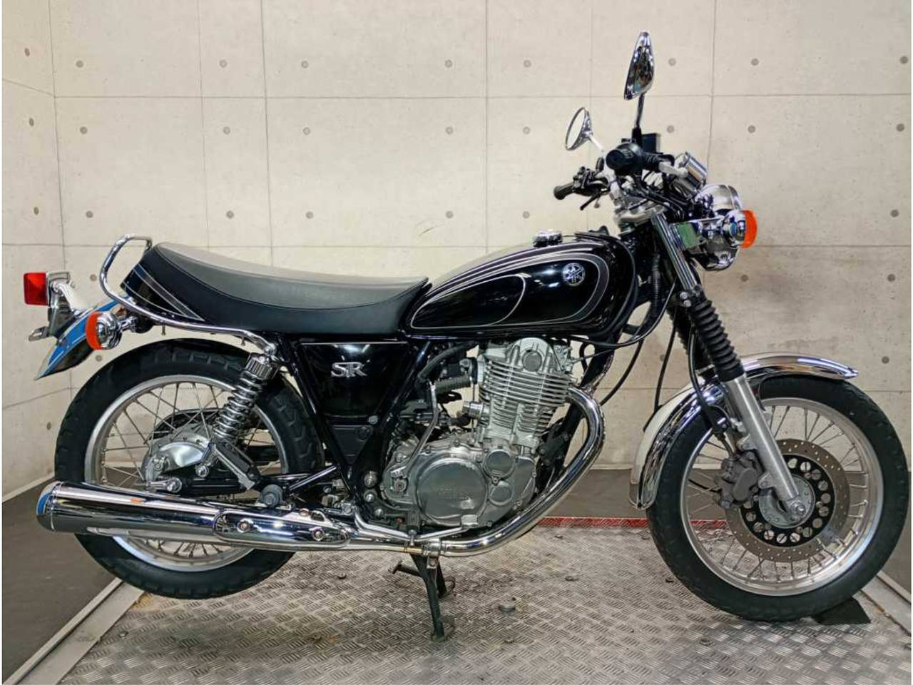 Yamaha SR400 2012